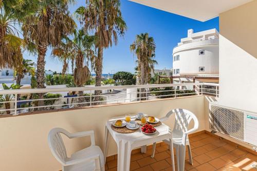 Porto de Mós Retreat | Sea View, Pool & Gym