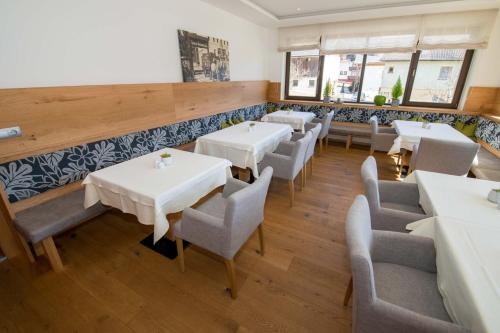 Gallery image of Hotel Lipeter & Bergheimat in Weissensee