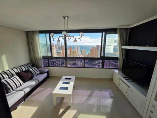 Piso a estrenar con vistas al mar en Playa Levante - Piscinas, parking y confort total