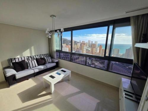 Piso a estrenar con vistas al mar en Playa Levante - Piscinas, parking y confort total