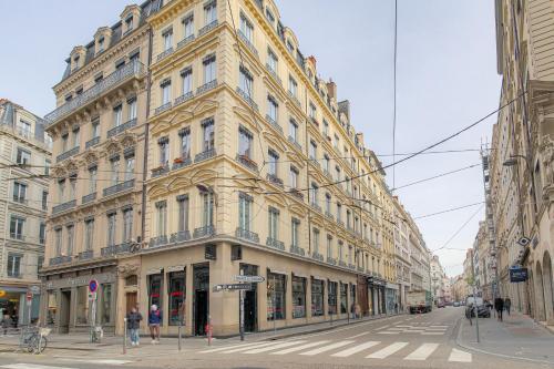 Appartement spacieux et lumineux pour 8, Lyon 1er