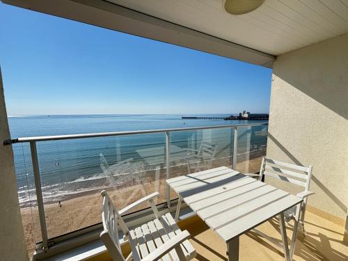Appartement T2 avec balcon face mer - FR-1-197-132