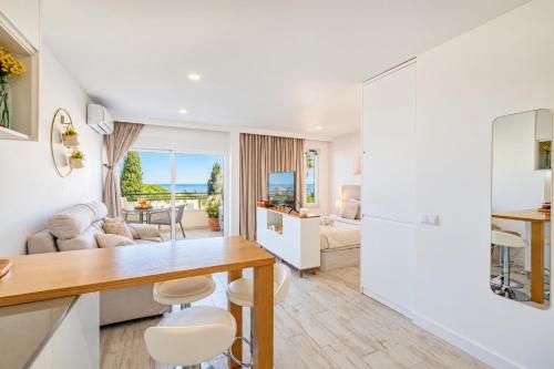 White Studio - Ocean View