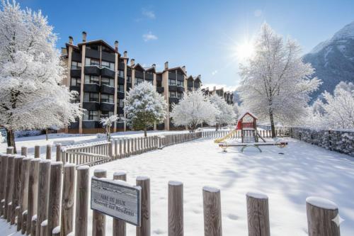 Grand Roc A220 from Slopes 150m , View & Parking - Happy Rentals