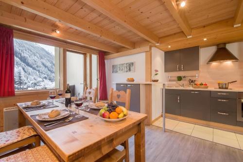 Grand Roc A218 from Slopes 150m, View & Parking - Happy Rentals
