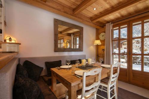 Chalets d'Henri 63 Mont Blanc Views 300m to Ski Lift - Happy Rentals