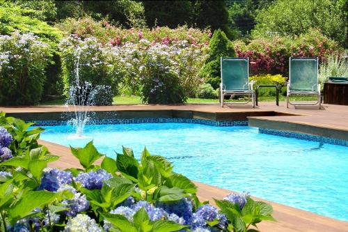 Kolam renang di atau dekat dengan Brewster by the Sea Inn