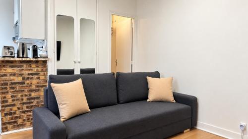 Classic Studio Retreat in Le Marais with Netflix