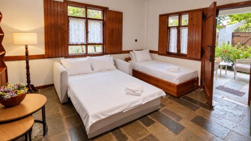 YaSou Loutraki - Spacious Residence near the Sea