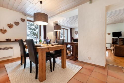 Chez Roberto Chamonix 3BR Duplex with Sauna & Garden - Happy Rentals