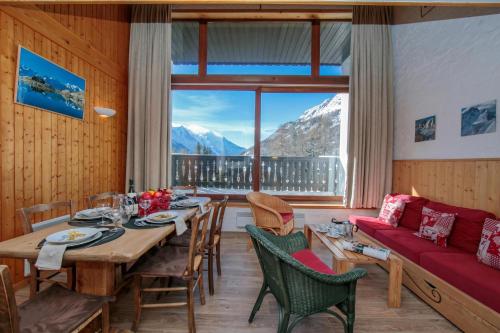 Chalet Charpoua for 6 near Le Tour Ski Lifts - Happy Rentals