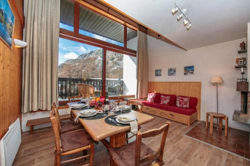 Chalet Charpoua for 6 near Le Tour Ski Lifts - Happy Rentals