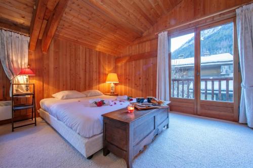 Chalet Vaffier Mont Blanc View Chalet + Garden + BBQ for 8 - Happy Rentals
