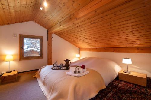 Chalet du Glacier Cosy Alpine style, Sleeps 4 - Happy Rentals