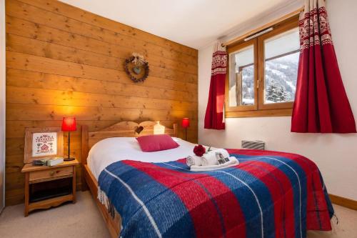 Apt Capucins22 Mont Blanc View 1BR w/ Balcony Garage - Happy Rentals