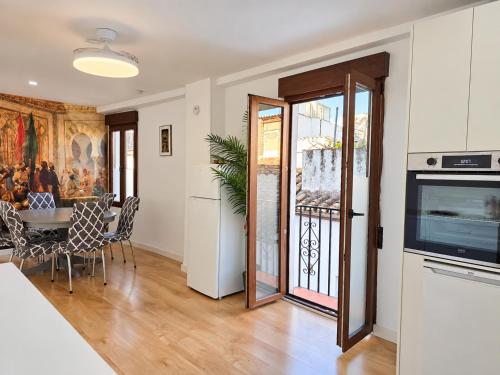 Nasrid Panorama - Casa con Terraza 360 º, 4 Dormitorios y Parking Gratis