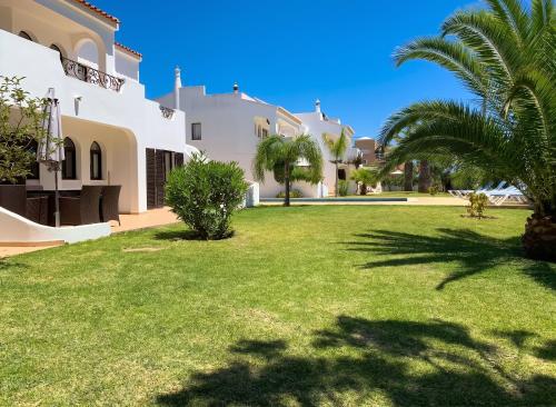 Charming House in Carvoeiro + Pool