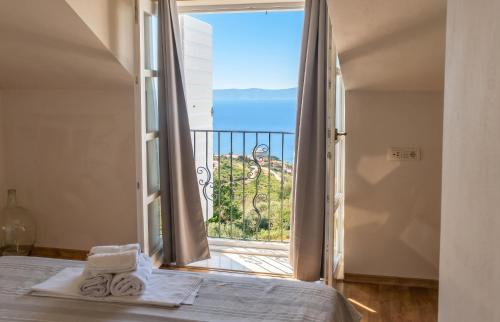 Elegant villa in Podgora with private pool and sea view