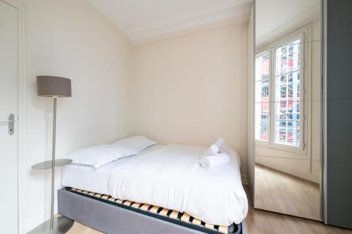 Charming and Bright 1BDR Near the Marais