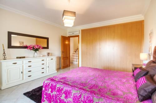 Spacious house with private pool in Albufeira