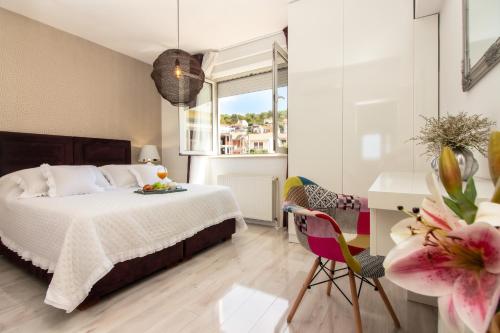 Spacious Apartment in Trogir with Parking