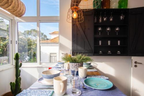 Elegant Apartment in Cascais with Fireplace - 80 m²