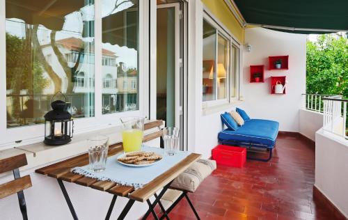 Elegant Apartment in Cascais with Fireplace - 80 m²