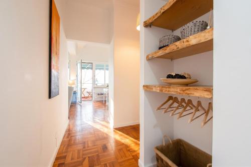 Elegant Apartment in Cascais with Fireplace - 80 m²