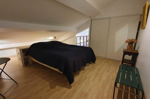Duplex with balcony by the République tram stop