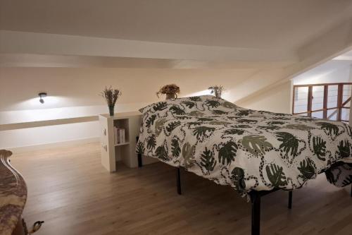 Duplex with balcony by the République tram stop