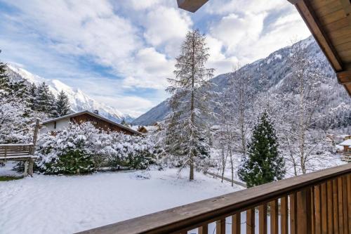 Chalet Allières Walk to Grands Montets | Sleeps 10