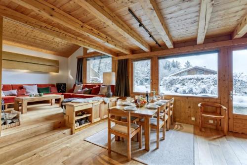 Chalet Allières Walk to Grands Montets | Sleeps 10