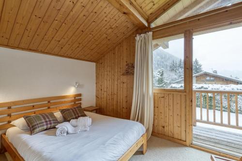 Chalet Allières Walk to Grands Montets | Sleeps 10