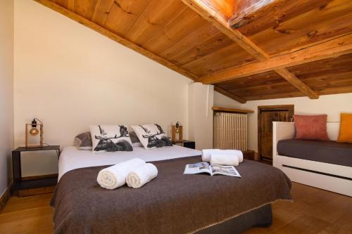 Le Beaulieu Chamonix Penthouse Loft | Fireplace & Views - Happy Rentals