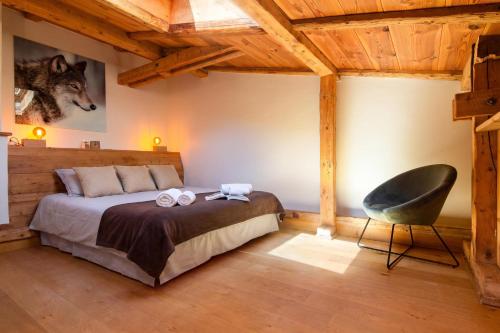 Le Beaulieu Chamonix Penthouse Loft | Fireplace & Views - Happy Rentals