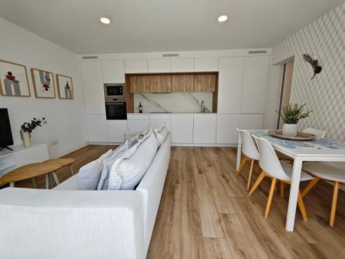 Bungalow with private pool and garden next to the Yumbo Center