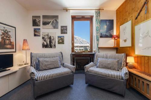 Apt Carlton140 Historical residence in Chamonix, sleeps 2 - Happy Rentals
