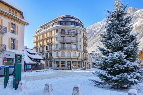 Apt Carlton140 Historical residence in Chamonix, sleeps 2 - Happy Rentals