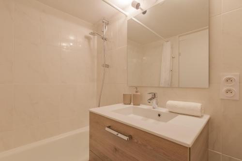 Grand Roc C16 - 280m from Slopes, View, Parking & WiFi - Happy Rentals
