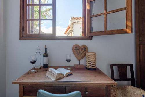 Casa das Flores Funchal Garden - Stay Like a Local with Sea View Terrace