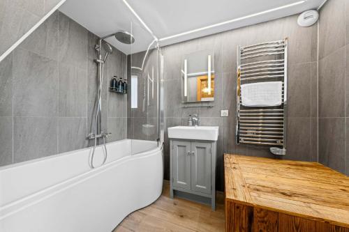 Luxury Ski-InOut Chalet with Hot Tub Sleeps 25