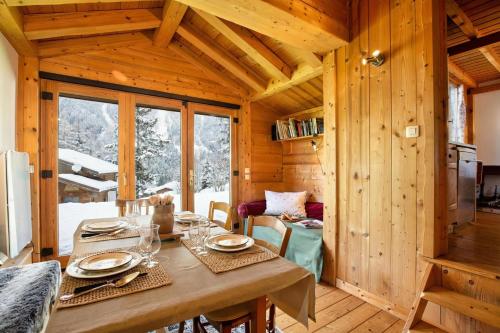 Chalet des Cristaux cosy alpine style for 5 - Happy Rentals
