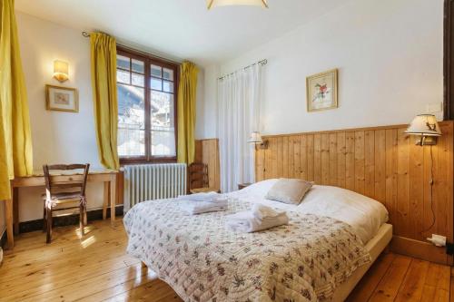 Grand Chalet des Moussoux 6BR: Terrace, Garden, Views, Sleeps 10 - Happy Rentals