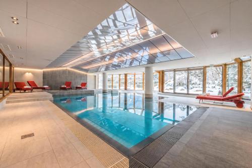 Le Cristal MB5 Pool & Parking - Happy Rentals