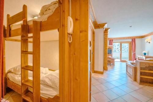 Le Cristal MB5 Pool & Parking - Happy Rentals