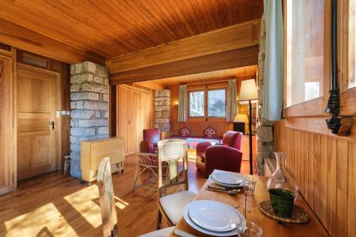 Petit Chalet Des Moussoux in Chamonix | Mont Blanc View & Garden - Happy Rentals