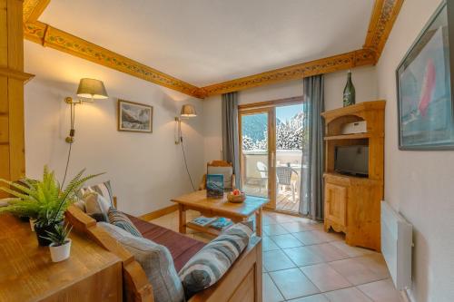 Le Cristal MB6 View, Pool, Private Sauna, Parking & WiFi - Happy Rentals