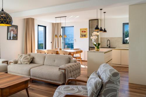 Villa Isabel - Luxury Apartments with Heated Pool & Sea View