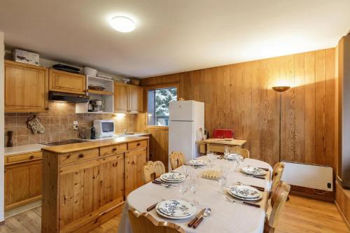 Residence Montana 3BR Argentière Ski Base + Parking + View for 6 - Happy Rentals