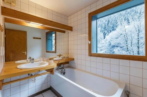 Residence Montana 3BR Argentière Ski Base + Parking + View for 6 - Happy Rentals
